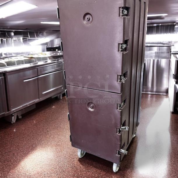 Excellent Cambro Double Insulated Food Holding Hot Box - Image 2 of 7