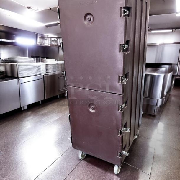 Excellent Cambro Double Insulated Food Holding Hot Box - Image 4 of 7