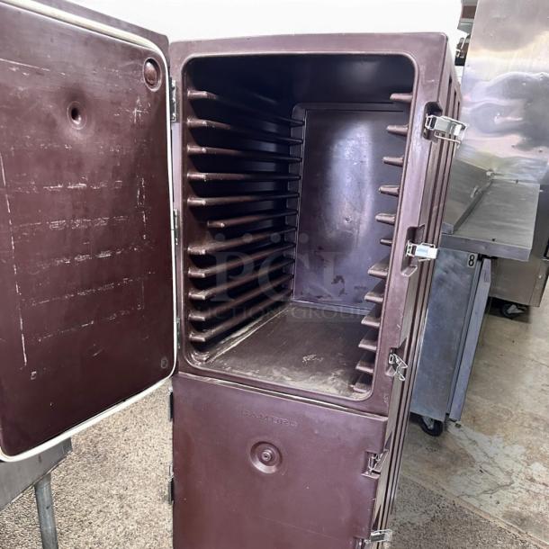 Excellent Cambro Double Insulated Food Holding Hot Box - Image 6 of 7