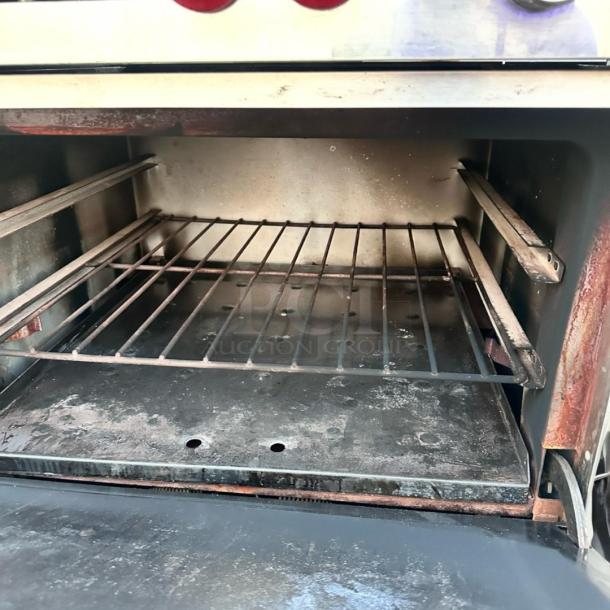 Refurbished  Southbend Commercial Gas Range with Griddle & Oven – Fully Tested & Working! - Image 6 of 8