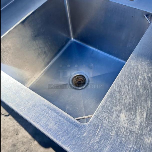 Very Good Stainless Steel Commercial Sink Table with Backsplash - Image 8 of 11