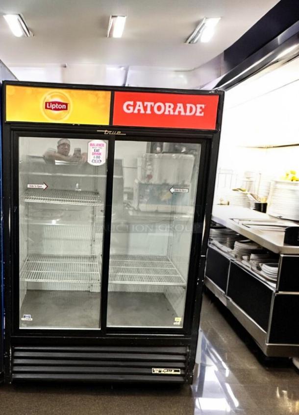 Excellent Condition True GDM-45 Glass Door Refrigerator – 115V – Tested & Working! - Image 3 of 7