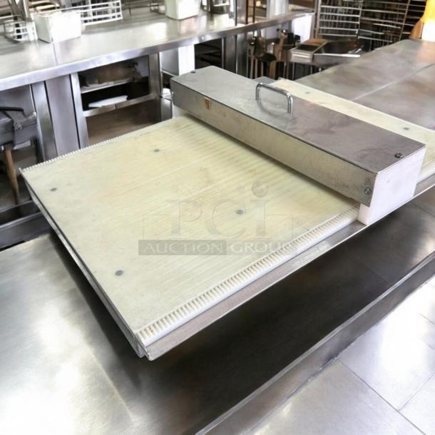 Excellent Condition Somerset SDS-130 Dough Sheeter – Tested & Working! - Image 6 of 7