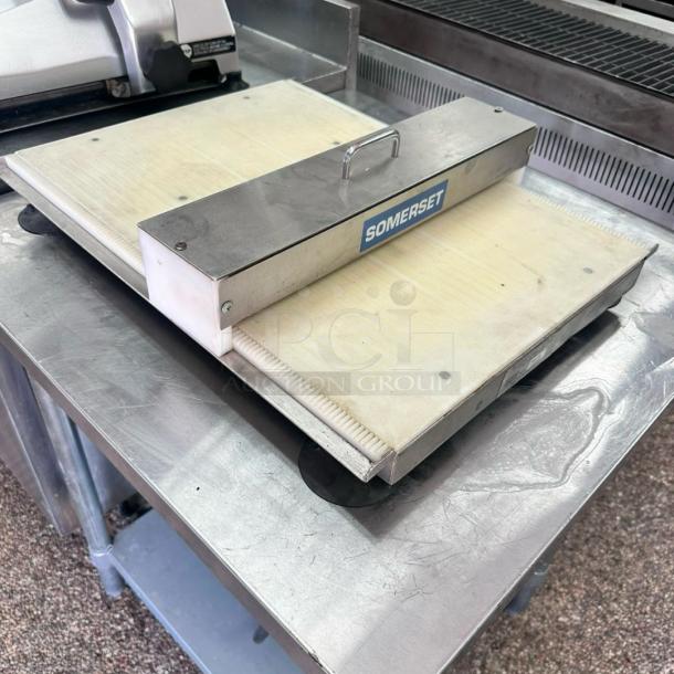 Excellent Condition Somerset SDS-130 Dough Sheeter – Tested & Working! - Image 4 of 7