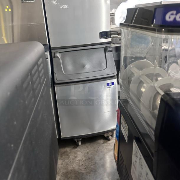 Excellent Condition Manitowoc Ice Machine & Storage Bin – Tested & Working! - Image 2 of 3