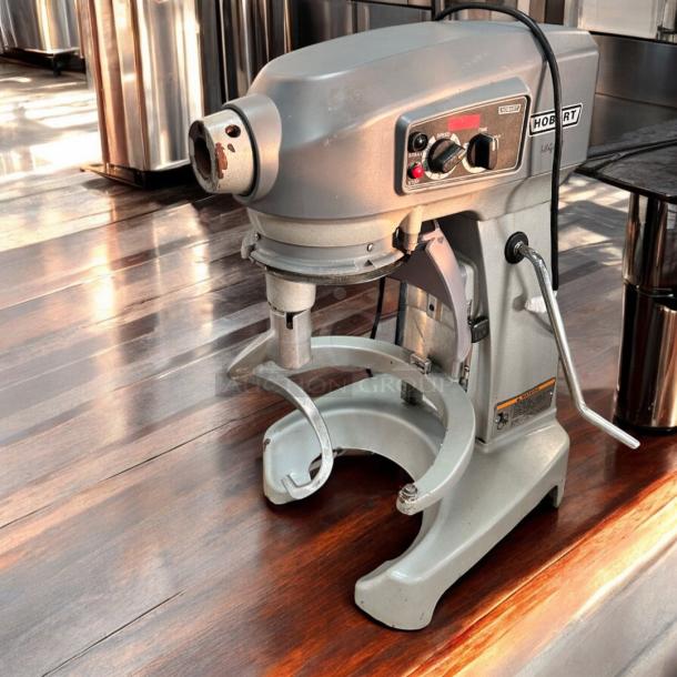 Excellent Condition Hobart HL200 Commercial Mixer – 120V – Tested & Working! - Image 1 of 8