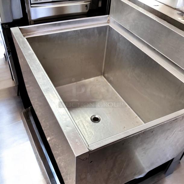 Excellent Condition Kruger Stainless Steel Utility Sink – Tested & Working! - Image 4 of 7