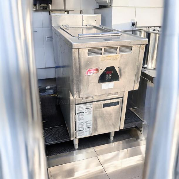 Excellent Condition Delfield 807U Taco Bell Rethermalizer – 120/208V – Tested & Working! - Image 2 of 8