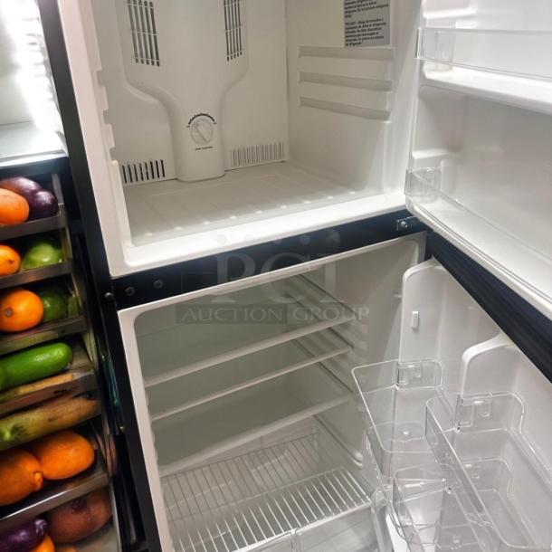Used Magic Chef Top-Freezer Refrigerator – 115V – Tested & Working! - Image 5 of 6