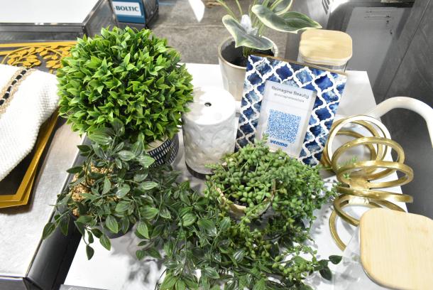 ALL ONE MONEY! Lto of Various Items Including Decorations and Fake Plants - Image 11 of 13