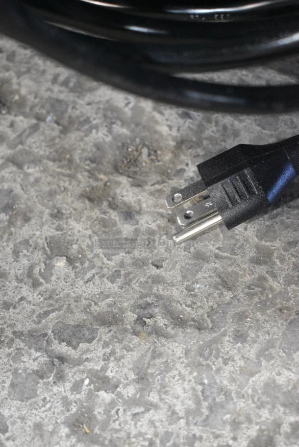 BRAND NEW SCRATCH AND DENT! Boltic 22BMCD70P 110 Pint Steel Commercial Dehumidifier with Drain Hose and Wheels. 115 Volts, 1 Phase. - Image 9 of 10