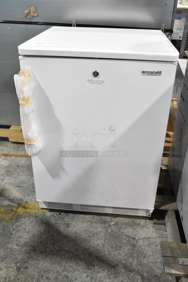 BRAND NEW SCRATCH AND DENT! Summit Accucold FF6LW Commercial Undercounter Single Door Cooler. 115 Volts, 1 Phase. Tested and Working! - Image 1 of 6