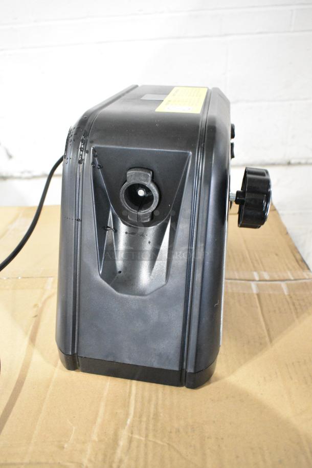 BRAND NEW SCRATCH AND DENT! Galaxy 177SMG8 #8 Electric Meat Grinder. 120 Volts, 1 Phase. Tested and Working! - Image 6 of 7