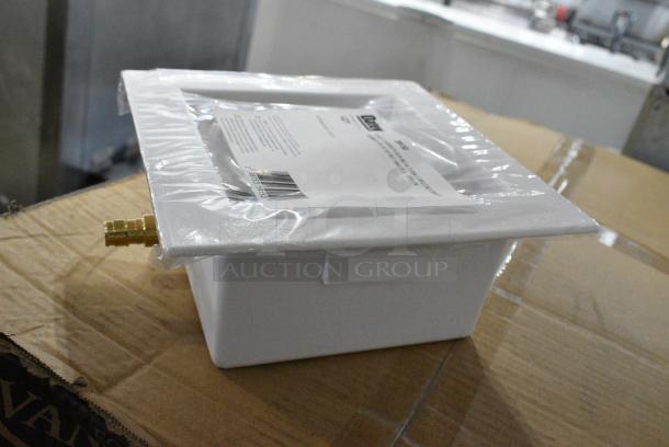 6 BRAND NEW SCRATCH AND DENT! Oatey 39150 Square Expansion PEX Ice Maker Outlet Box w/ Water Hammer Arrestor. 6 Times Your Bid! - Image 4 of 5
