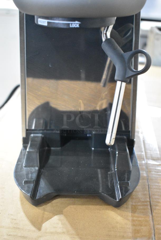 BRAND NEW SCRATCH AND DENT! Breville BES450 Compact Espresso Maker. 120 Volts, 1 Phase. - Image 5 of 9