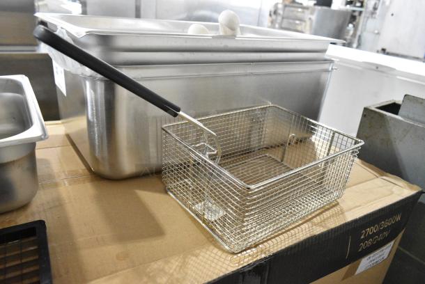 16 BRAND NEW SCRATCH AND DENT! Items Including Stainless Steel Drop In Bins, Metal Fry Basket and 9 Knives. 16 Times Your Bid! - Image 5 of 7