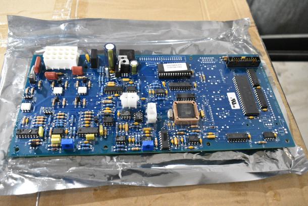 3 BRAND NEW SCRATCH AND DENT! Items Including Estella Caffe 236PECEM20 Group Solenoid Valve for ECEM1 Espresso Machines and Circuit Board. 3 Times Your Bid! - Image 3 of 11