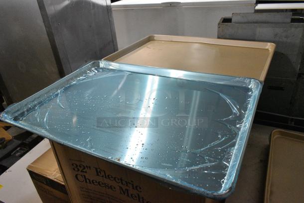 4 BRAND NEW SCRATCH AND DENT! Items Including 407BUNFULLGD Baker's Lane Full Size 18 Gauge Non-Stick 18" x 26" Gold Wire in Rim Aluminum Bun / Sheet Pan / Tray, 407BUNFULL Choice Full Size 18" x 26" 19 Gauge Wire in Rim Aluminum Bun Pan / Sheet Pan. 4 Times Your Bid! - Image 1 of 8