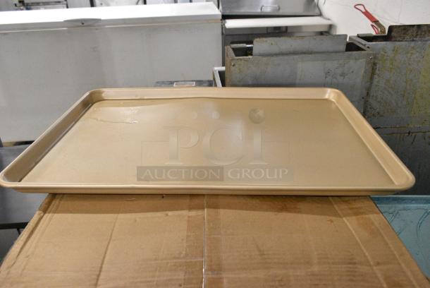 4 BRAND NEW SCRATCH AND DENT! Items Including 407BUNFULLGD Baker's Lane Full Size 18 Gauge Non-Stick 18" x 26" Gold Wire in Rim Aluminum Bun / Sheet Pan / Tray, 407BUNFULL Choice Full Size 18" x 26" 19 Gauge Wire in Rim Aluminum Bun Pan / Sheet Pan. 4 Times Your Bid! - Image 3 of 8