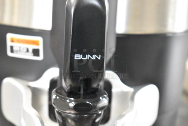 BRAND NEW SCRATCH AND DENT! 2024 Bunn 44000.0200 TF 1 Gallon Stainless Steel ThermoFresh Server with Mechanical Sight Gauge and Base - Image 3 of 7