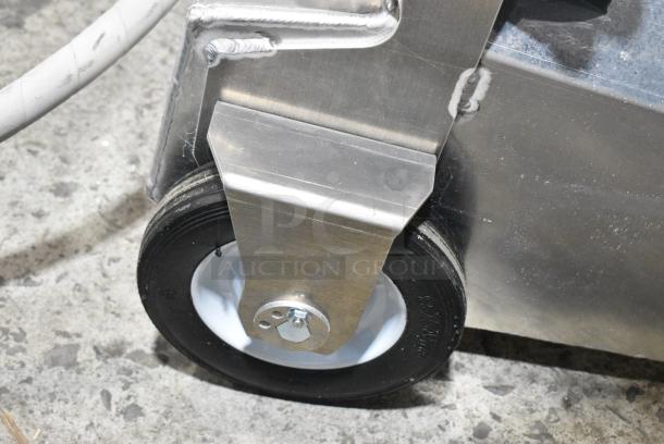 BRAND NEW SCRATCH AND DENT! Shortening Shuttle Stainless Steel Oil Transport Pump - Image 4 of 8