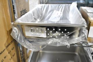 BRAND NEW SCRATCH AND DENT! Vollrath 30043 Super Pan V® Full Size 4" Deep Anti-Jam Perforated Stainless Steel Steam Table / Hotel Pan - 22 Gauge