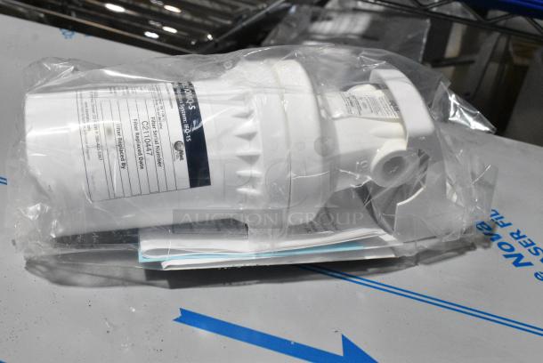 BRAND NEW SCRATCH AND DENT! Ice-O-Matic IFQ1-S 458IFQ1S  Single Ice Machine Water Filter - 0.5 Micron and 1.5 GPM - Image 3 of 6