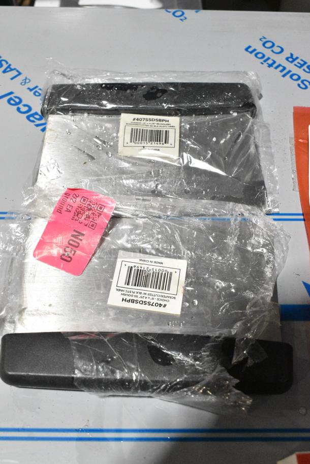 4 BRAND NEW SCRATCH AND DENT! Items Including 2 407SSDSBPH Choice 6" x 4 1/4" Stainless Steel Dough Cutter / Bench Scraper with Black Handle, ThermoPro TP19H Instant Read Digital Meat Thermometer. 4 Times Your Bid! - Image 4 of 7
