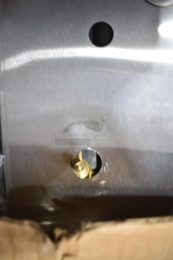 BRAND NEW SCRATCH AND DENT! Cooking Performance Group 351CPGSP18N  CPG-SP-18-N Stainless Steel Commercial Countertop Natural Gas Stock Pot Range. 80,000 BTU. - Image 5 of 6