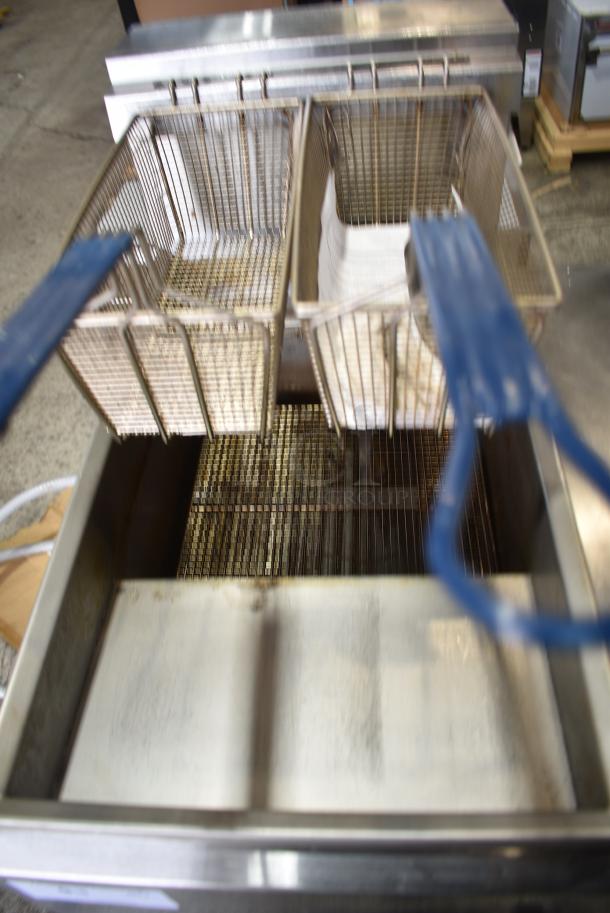 Imperial IFS-40-L Stainless Steel Commercial Floor Style Electric Powered Deep Fat Fryer w/ 2 Metal Fry Baskets. 208 Volts, 3 Phase. - Image 4 of 7