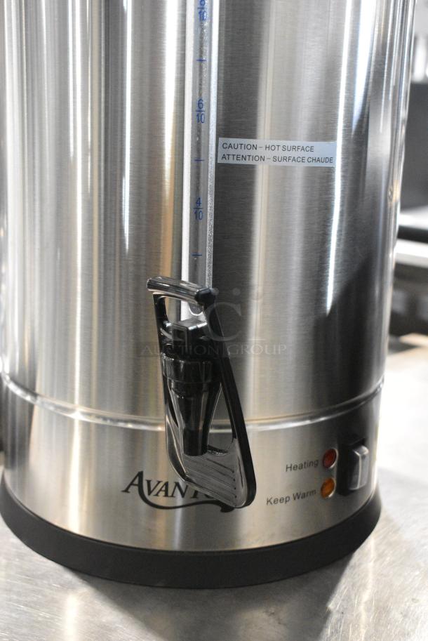 BRAND NEW SCRATCH AND DENT! Avantco 177CU100ETL 100 Cup (500 oz.) Double Wall Stainless Steel Coffee Urn / Coffee Percolator. 120 Volts, 1 Phase. - Image 4 of 9