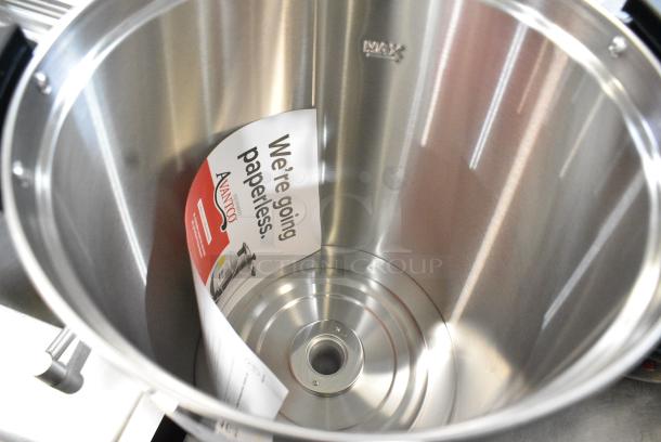 BRAND NEW SCRATCH AND DENT! Avantco 177CU100ETL 100 Cup (500 oz.) Double Wall Stainless Steel Coffee Urn / Coffee Percolator. 120 Volts, 1 Phase. - Image 6 of 9