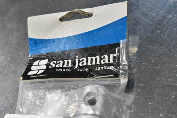 BRAND NEW! San Jamar CK6518A Check Rack - Image 2 of 3
