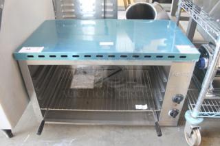 BRAND NEW SCRATCH AND DENT! Avantco 177CHSME32M Commercial Stainless Steel Electric Countertop 32" Cheese Melter With Steel Racks. 208/240 Volts.