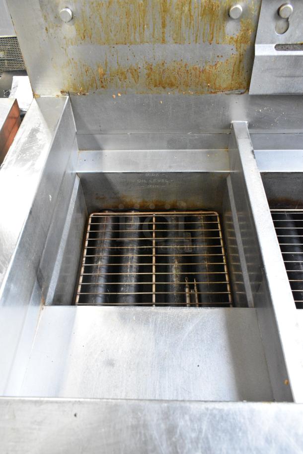 Stainless Steel Commercial Natural Gas Powered 2 Bay Deep Fat Fryer. - Image 3 of 10