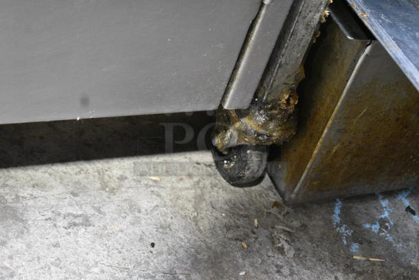 Stainless Steel Commercial Natural Gas Powered 2 Bay Deep Fat Fryer. - Image 5 of 10