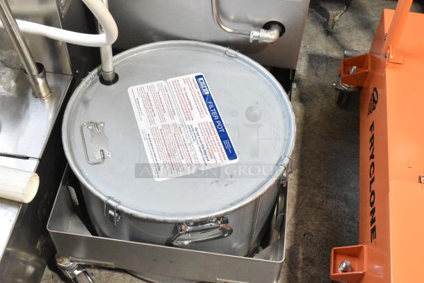 BRAND NEW SCRATCH AND DENT! MirOil BD505 55 lb. Electric Portable Fryer Oil Filter Machine with 1-Way Pump. 120 Volts, 1 Phase. - Image 5 of 8