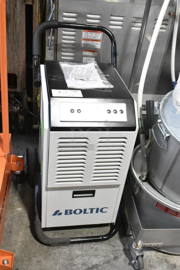 BRAND NEW SCRATCH AND DENT! Boltic 22BMCD70P 110 Pint Steel Commercial Dehumidifier with Drain Hose and Wheels. 115 Volts, 1 Phase. - Image 4 of 7