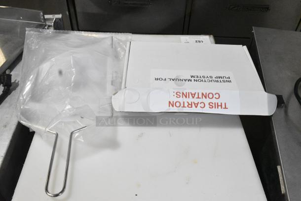 BRAND NEW SCRATCH AND DENT! MirOil 75HD 75 lb. Hand-Operated Portable Fryer Oil Filter Machine with 1-Way Pump. - Image 2 of 4