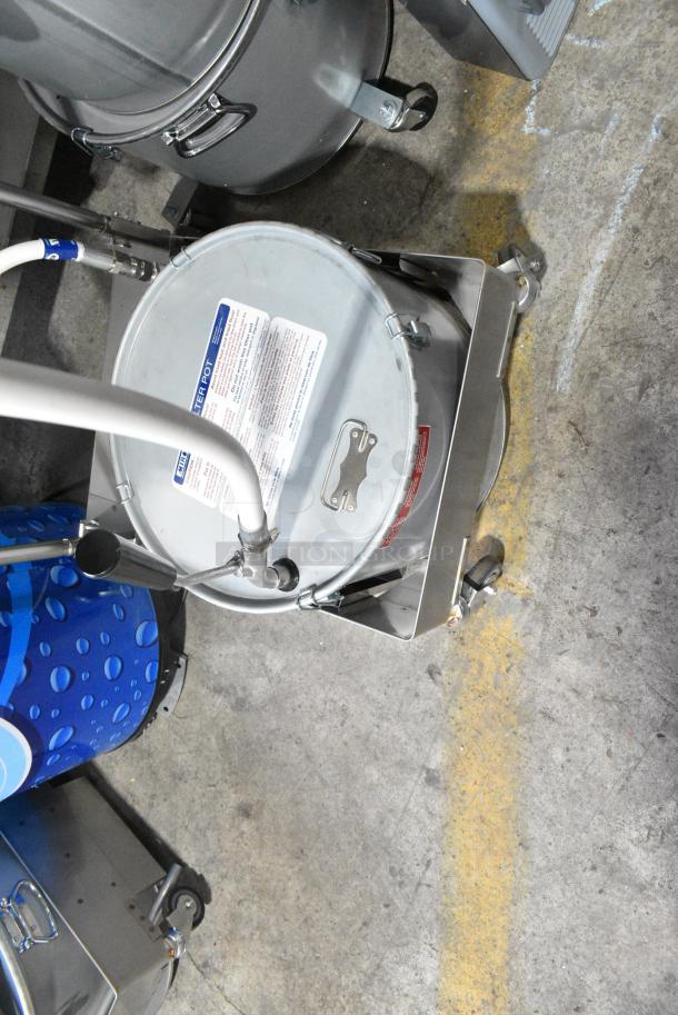 BRAND NEW SCRATCH AND DENT! MirOil 55HD 55 lb. Hand-Operated Portable Fryer Oil Filter Machine with 1-Way Pump - Image 4 of 5