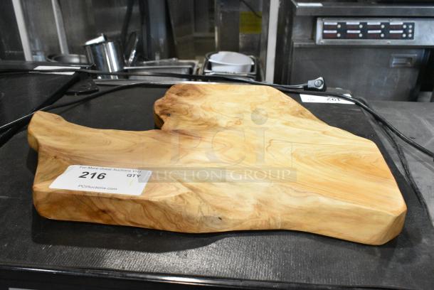 BRAND NEW SCRATCH AND DENT! Wooden Cutting Board - Image 3 of 6