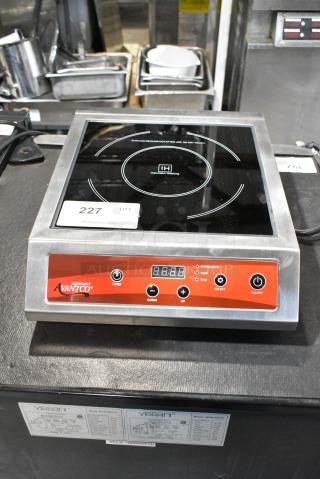 BRAND NEW SCRATCH AND DENT! Avantco 177IC3500 Stainless Steel Countertop Induction Range / Cooker. 208-240 Volts, 1 Phase.