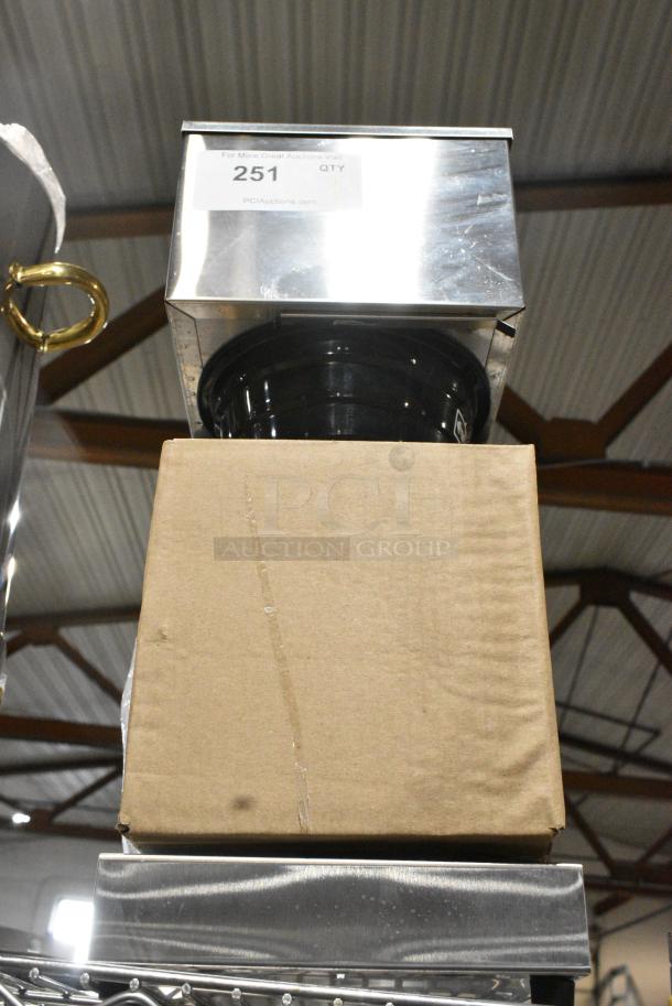 BRAND NEW SCRATCH AND DENT! 2024 Bunn VPR 33200.0015 Black 12 Cup Pourover Coffee Brewer with 1 Upper and 1 Lower Warmer and 2 Glass Decanters. 120 Volts, 1 Phase. - Image 2 of 5