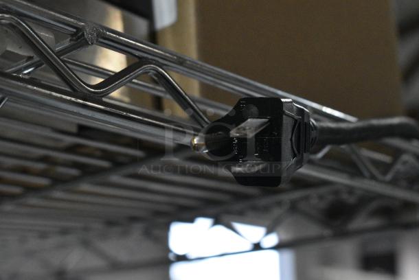 BRAND NEW SCRATCH AND DENT! 2024 Bunn VPR 33200.0015 Black 12 Cup Pourover Coffee Brewer with 1 Upper and 1 Lower Warmer and 2 Glass Decanters. 120 Volts, 1 Phase. - Image 4 of 5