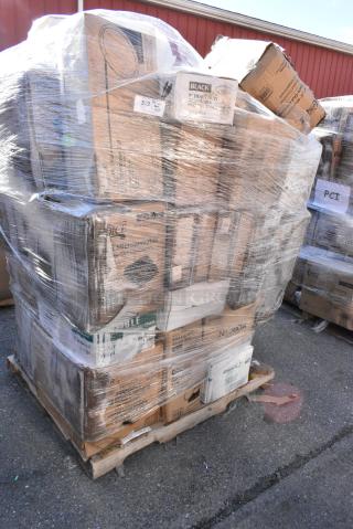 35 BRAND NEW! Boxes Including Dart 16LCDHX Clear PET Dome Lid with 2" Hole, 128HDLDBULK Choice Heavy Duty Microwavable Translucent Plastic Deli Container Lid - 480/Case, 500TO883 Choice Clear Plastic Hinged Container, 394360L Noble Products Powdered Disposable Vinyl Gloves for Foodservice, 500LFLAT42 Choice Clear Plastic Flat Lid with Straw Slot 42 oz. - 500/Case, 128HD12COMBO Choice Heavy Duty 12 oz. Microwavable Translucent Plastic Deli Container and Lid Combo Pack - 240/Case. 35 Times Your Bid!
