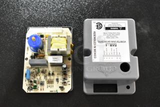 BRAND NEW SCRATCH AND DENT! 683790400 Robertshaw Industries 790-400 Ignition Control - 120V