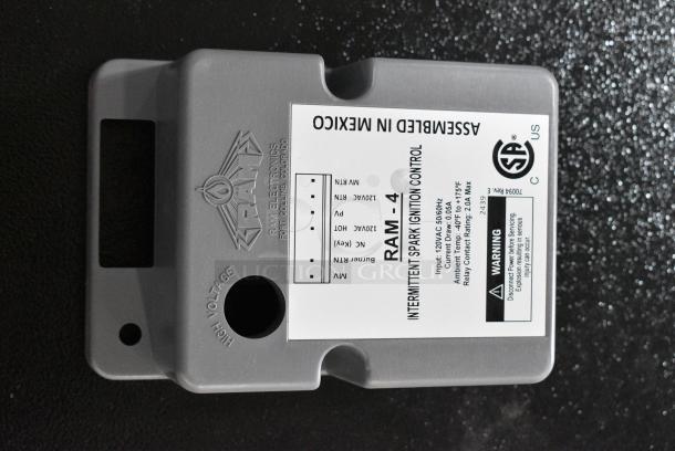 BRAND NEW SCRATCH AND DENT! 683790400 Robertshaw Industries 790-400 Ignition Control - 120V - Image 4 of 5