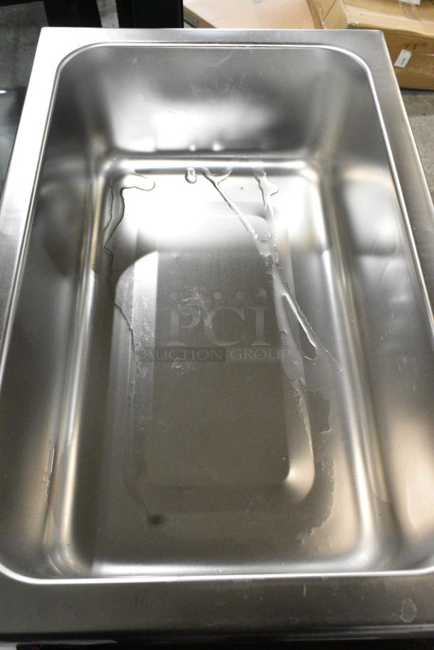 BRAND NEW SCRATCH AND DENT! 2024 Avantco 177W50 Stainless Steel Commercial Countertop Food Warmer. 120 Volts, 1 Phase. Tested and Working! - Image 4 of 6