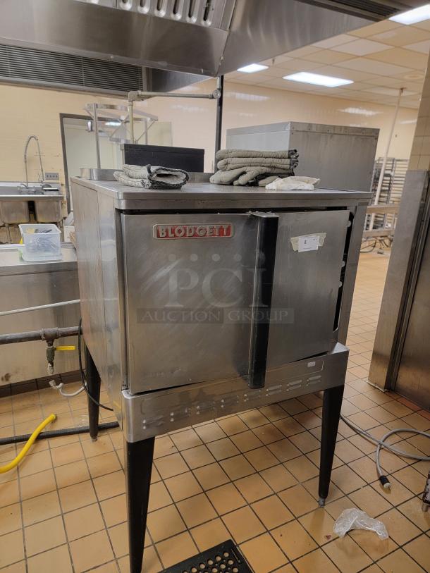 BLODGETT SINGLE STACK OVEN!
BUYER MUST REMOVE - Image 1 of 4