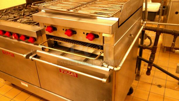 VULCAN 6- BURNER RESTAURANT RANGE! WITH 24" RAISED GRIDDLE/BROILER!
BUYER MUST REMOVE - Image 4 of 4